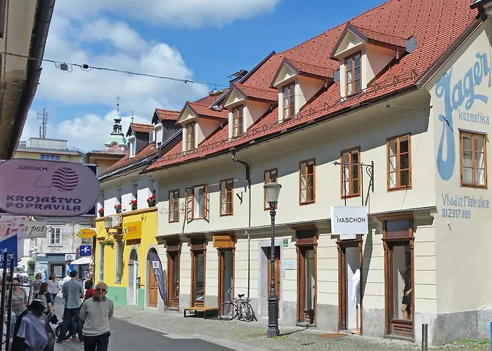 Jager Apartments